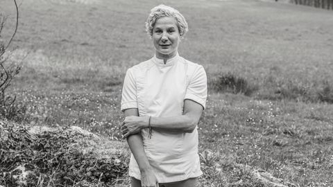 I Ros' leir. Kringsatt av fjell og utmark har den diplomatutdannede sloveneren Ana Ros gått fra å være toppidrettsutøver til å bli en av verdens mest toneangivende kokker.