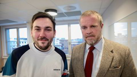 Advokat Jon Wessel Aas (til høyre) med sin klient Dennis Vareide, en av Norges største Youtube-profiler.