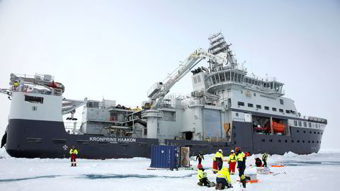 Til sommeren skal vi på et nytt forskningstokt med det nye forskningsskipet Kronprins Haakon til havområdene nord for Svalbard for å lete etter mer gull på havbunnen, skriver artikkelforfatterne.