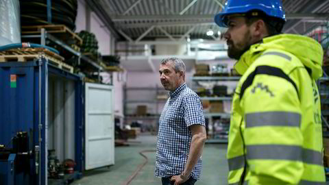 Daglig leder Vidar Antonsen i leverandørselskapet Mento og markedssjef Petter Bjørkli i forsyningsbasen Polarbase ved Hammerfest.