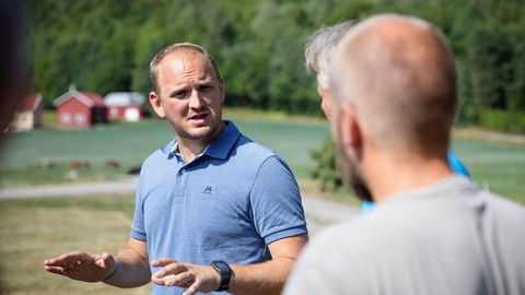 Landbruks- og matminister Jon Georg Dale besøker tørkerammede bønder i Vestfold torsdag.