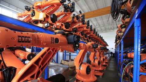Brukte roboter klargjort for salg i Shanghai i Kina.