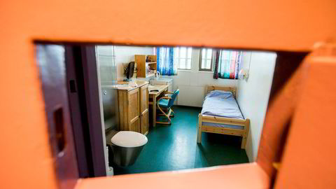 Om far må i fengsel, her illustrert ved en celle i Drammen fengsel, betyr lite for barnas prestasjoner i skolen eller faren for at de også skal begå kriminelle handlinger.