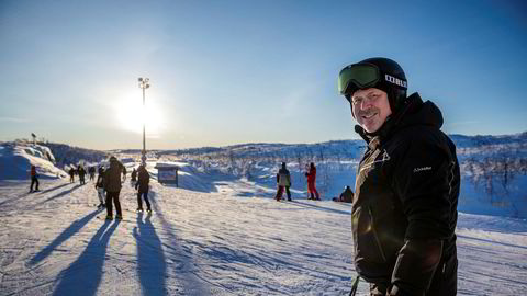 Styreleder Arne Pålgardhaugen i Geilo Holding – som eier skianlegget på Geilo og områdene rundt – tar imot julegjestene i praktfullt vintervær og nå viser utviklingen positive resultater.