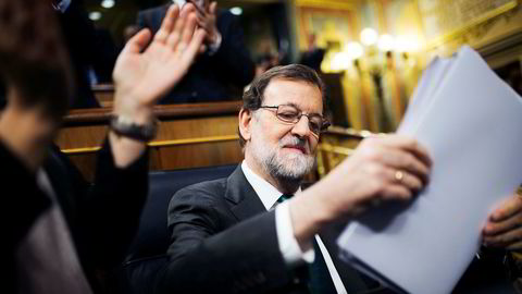 Det kan gå mot slutten for Mariano Rajoy som statsminister i Spania. Med mindre den politiske ringreven har noe på lur i siste liten.