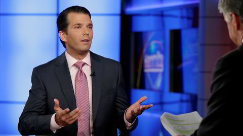 Donald Trump Jr. ble intervjuet av Sean Hannity (til høyre) på tv-kanalen Fox News i natt norsk tid.