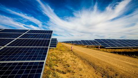 Regjeringens nye garantiordning kan dekke deler av eventuelle tap ved fornybar-investeringer i fattige land. Her fra et Norfund-solcelleprosjekt i Mosambik.