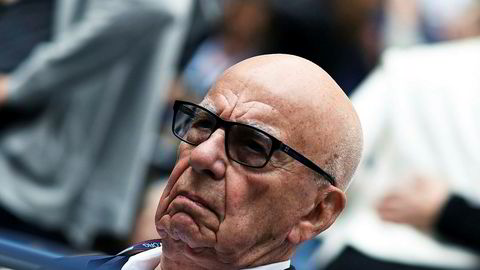 Rupert Murdoch og hans mediegigant 21st Century Fox opplyser at de samarbeider med EU etter razziaen mot selskapets lokaler i London.