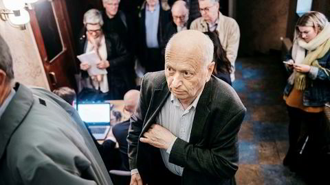 Avisinvestor Odd Reidar Øie på vei inn til ekstraordinær generalforsamling i Mentor Medier tidligere denne uken. Der måtte han kjempe for å få stemme for sine nyinnkjøpte aksjer.