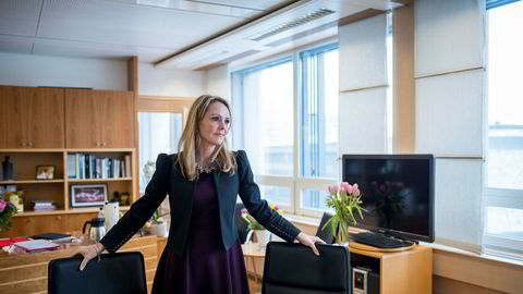 Barne- og likestillingsminister Linda Hofstad Helleland har lagt vekt på at dagens krav til at kvinner må arbeide for at menn skal få permisjon styrker kvinners tilknytning til arbeidslivet.