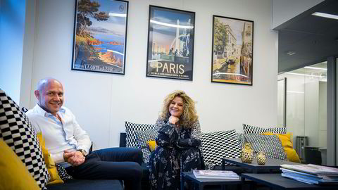 Elle-redaktør Signy Fardal, United Publishing og Kjetil Tveter i United Influencers fant nytt trykkeri i Ålgård sør for Sandnes.
