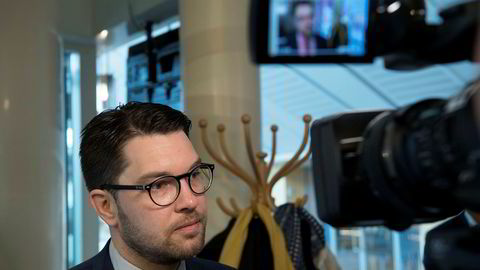 Sverigedemokraternas leder Jimmie Åkesson kan glede seg over de siste meningsmålingene, som viser at partiet nå er like store som Moderaterna.