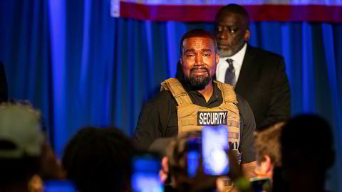 En tydelig rørt Kanye West gjør sin første opptreden som presidentkandidat.