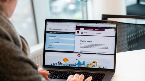 På nettsidene til Konkursregisteret i Brønnøysundregistrene bør brukerne selv kunne søke etter informasjon, mener artikkelforfatterne.