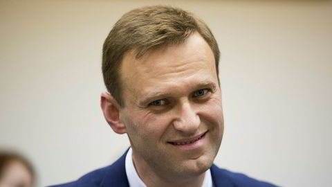 Den russiske opposisjonspolitikeren Alexej Navalnyj blir nektet å stille som presidentkandidat i neste års vagl i Russland. Nå protesterer EU på avgjørelsen. Foto: Ivan Sekretarev/AP Photo/NTB scanpix