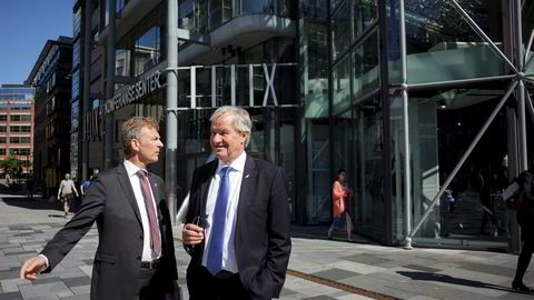 Norwegian solgte Bank Norwegian-aksjer i juni, og det løftet egenkapitalen i flyselskapet med to milliarder kroner. Her konstituert finansdirektør Tore Østby (til venstre) og konsernsjef Bjørn Kjos.