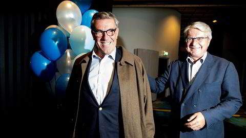 Stein Erik Hagen (til venstre) er styreleder og største aksjonær i Orkla. Nå kan han se frem til en større kontantutbetaling etter at Norsk Hydro har betalt for å overta hele Sapa. Her avbildet med Fabian Stang på Høyres valgvake på SAS-hotellet på Holbergs plass 11. september.