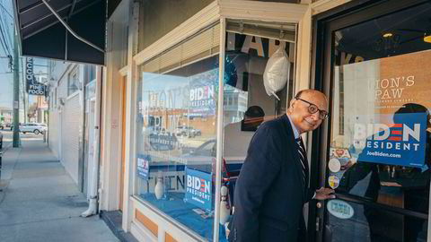 I hjemstaten Virginia har advokat Khizr Khan, innvandret fra Pakistan, kastet seg inn i valgkampen til støtte for demokraten Joe Biden. Hans største motivasjon er å få vippet Donald Trump fra makten.