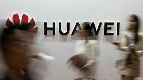 Amerikanske myndigheter har utvidet tiltalen mot Huawei Technologies og to amerikanske datterselskaper.