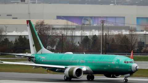 Amerikanske luftfartsmyndigheter (FAA) har gitt tillatelse til at Boeing kan få starte testflygingen av den ulykkesrammede flytypen 737 Max allerede mandag.