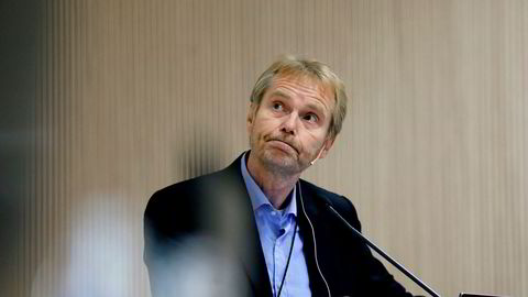 SSB-forsker Roger Hammersland har tre arbeidshypoteser som mulig kan forklare svingningene i kronen den siste tiden.