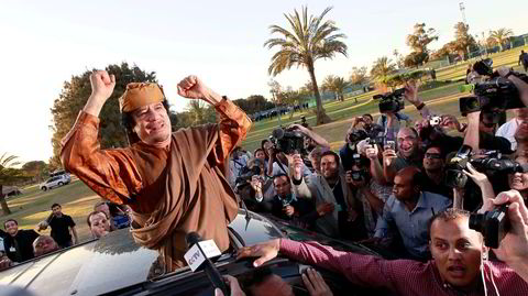 Hvem skulle tro at en av de siste sjansene den libyske diktatoren Muammar Gaddafi hadde til å unnslippe den libyske borgerkrigen i live kom fra Norge? Her er han avbildet i april 2011, bare et halvår før han blir styrtet og drept.