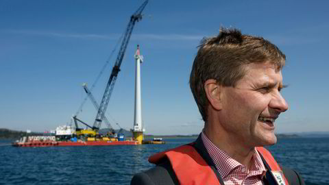 Norge var først i verden med en flytende turbin, skriver Arvid Nesse. «StatoilHydro setter opp verdens første flytende vindmølle. Miljøvernminister Erik Solheim på båttur utenfor Stavanger», lød billedteksten i 2009.