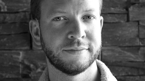 Erik Eikehaug (født 1982) har vokst opp i Kragerø. Han har en bachelor i nordisk litteratur fra Universitetet i Oslo, en master i Creative Writing and Publishing fra Kingston University, London. «James Franco spytter når han snakker» er hans første utgivelse.