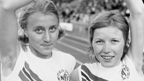 Utfordrer. Grete Andersen (senere Waitz) satte ny norsk rekord på 1500 meter på Bislett i august 1971. 15 år gamle Ingrid Christensen (senere Kristiansen) ble nummer fire i løpet.