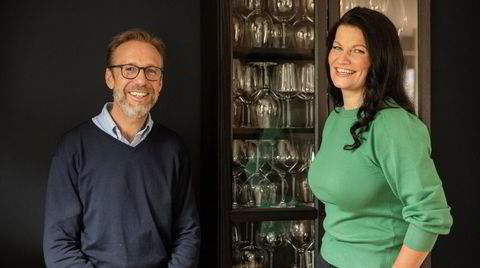 Thomas Giertsen og Merete Bø lager podkast om vin for Dagens Næringsliv.