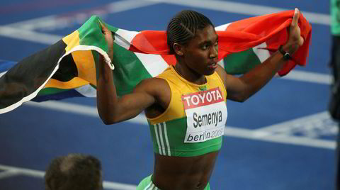 Hanket inn. Da Caster Semanya vant sitt VM-gull på 800 meter i Berlin i 2009, ble 18-åringen hanket inn til kjønnstest.