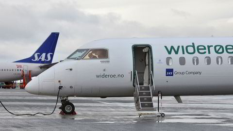 Til våren får Widerøe et nytt fly i samlingen. Jetflytypen Embra E-190-E2 skal bringe passasjerer fra og til Vestlandet og Nord-Norge. Bildet er av en annen flymodell.