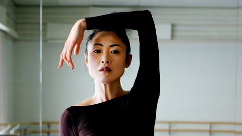 Ballerina. Hver kveld før ballet-danser Maiko Nishino--Ekberg legger seg, må hun bevege kroppen – slik at hun er helt -s-ikker på at den ikke faller fra hverandre.