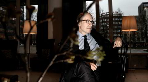 – Dersom lockdown-perioden varer altfor lenge, vil ting løsne fra hverandre. Myndighetene har dype lommer, men de er ikke uendelige, sier Kenneth Rogoff, amerikansk samfunnsøkonom og professor ved Harvard University, her like ved Oslo Plaza.