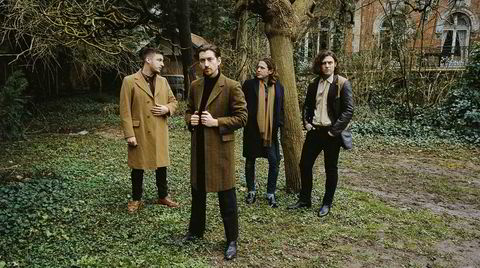 Hus og hage. Arctic Monkeys med frontfigur Alex Turner i midten beriker sitt rockunivers med solide doser frakkefin loungemusikk.