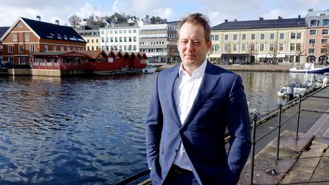 Ørjan Svanevik låner for tiden hjørnekontoret til Sveits-utflyttede Kjell Inge Røkke hos Aker på Fornebu utenfor Oslo. I desember i fjor gikk han av som toppsjef i børsnoterte Arendals Fossekompani. Bildet er tatt i Arendal.