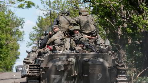 Pro-russiske styrker nær Mariupol i Donetsk.  Russiske og pro-russiske styrker har hatt liten fremgang hittil.
