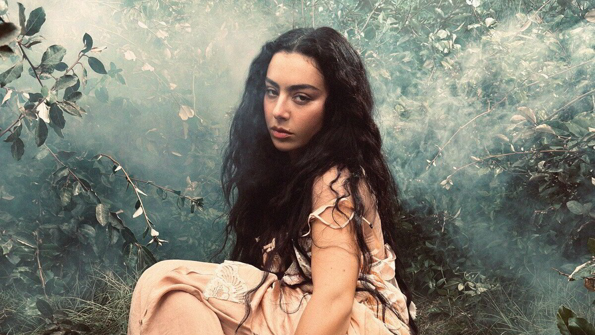 Charli XCX mot stormfulle høyder