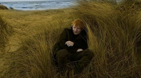 Ed Sheeran trenger trøst på femtealbumet «-», også kjent som «Subtract», og får produksjonshjelp av Aaron Dessner fra The National til en mild retningsendring.