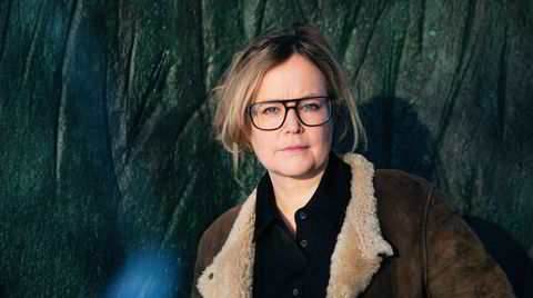 Sara Johnsen er best kjent som regissør og manusforfatter, med filmer som «Upperdog» (2009) og tv-serien «22. juli» (2020) på cv-en, men hun har også skrevet tre skjønnlitterære bøker.