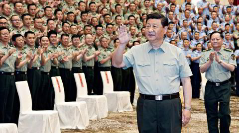 Xi Jinping er Kinas ubestridte leder. Likevel er lite kjent om mannen, som er en av verdens mektigste. Her besøker han militære styrker i Xinjiang-regionen 15. juli, et område der Kina beskyldes for å undertrykke uigur-minoriteten.