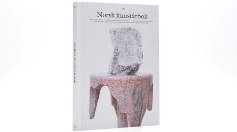 Nytt på nytt. Ny redaktør i Susanne Christensen og nytt utseende av «Norsk Kunstårbok», som neste år kan feire 30-årsjubileum.