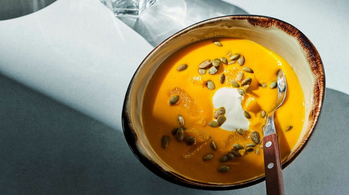 Slik lager du gulrot- og chilisuppe med appelsinfilet | DN