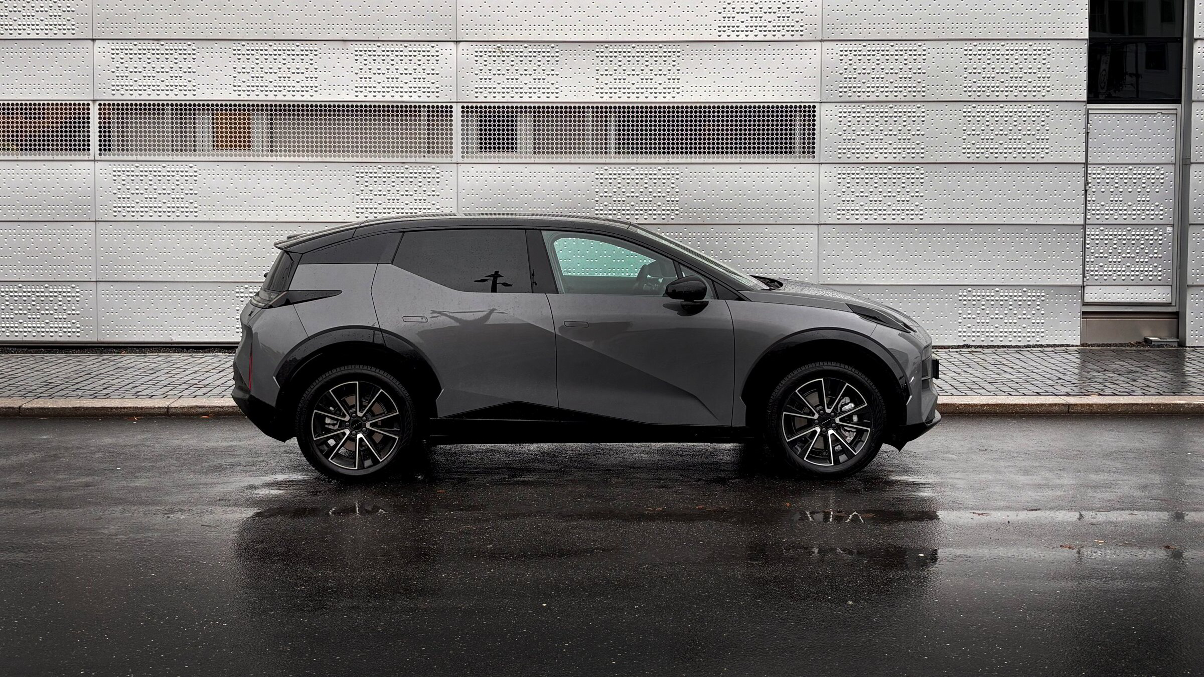 Biltest av Zeekr X: Søskenbarnet på Gjøvik