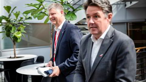 Finansdirektør Geir Karlsen (til høyre) bekrefter at selskapet er i dialog med myndighetene på nytt. Her under pressekonferanse tidligere i år.
