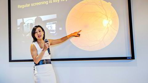 Lily Peng i Google Brain jobber med bruk av kunstig intelligens i medisinsk billeddiagnostikk. Diagnostisering av diabetisk retinopati kan gjøres like presist av maskiner som leger, ifølge henne.