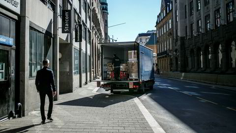 Den lave terskelen for å etablere seg i varebilbransjen medfører mange aktører og dermed stort prispress, skriver artikkelforfatterne.