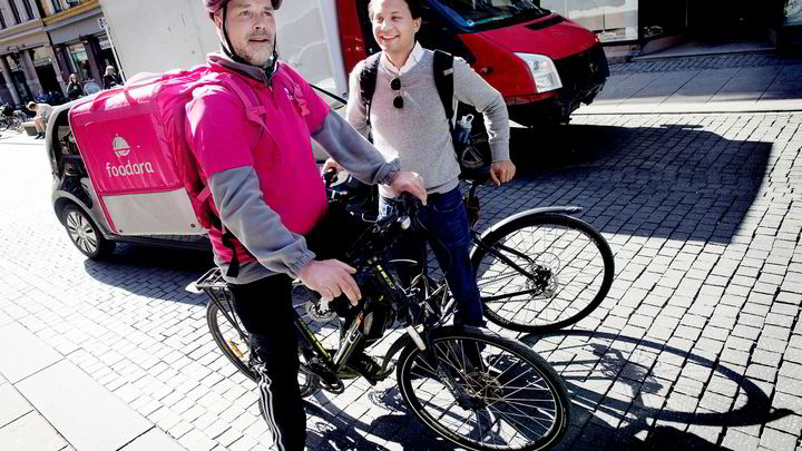 Rode Tall For Rosa Syklister Dn