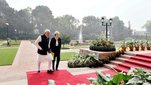 Indias statminister Narendra Modi ønsker at det skal bli lettere for indiske studenter og arbeidere med høy utdannelse å få visum til Storbritannia. Her er han og Storbritannias statsminister Theresa May under Mays besøk til India i november.