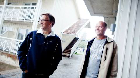 Brødrene Kristian (venstre) og Roger Adolfsen har tjent mye penger på hoteller, barnehager, helsetjenester og asylmottak. Om sommeren styrer de konsernet fra Grebbestad i Sverige, hvor de eier Tanumstrand Resort.